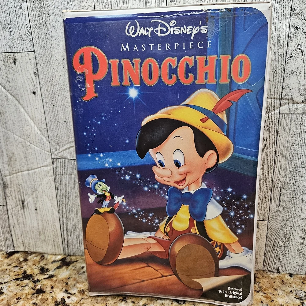 Disney Pinocchio Clamshell VHS Movie 1993 Walt Disney's Masterpiece Restored